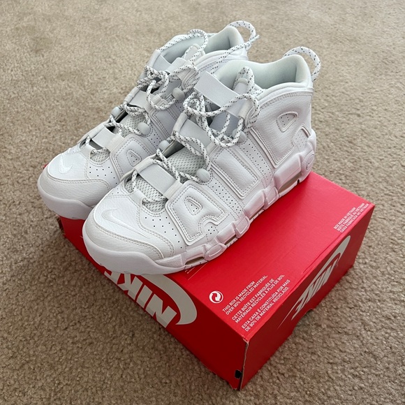 Nike Air More Uptempo Triple White Size.9 - Picture 1 of 3